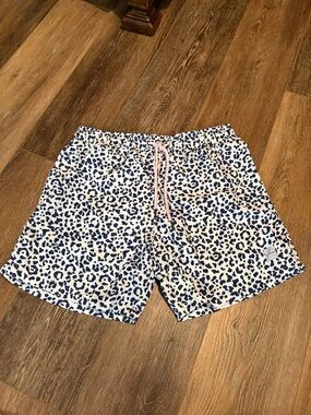 Men’s blue leopard swim trunks with pink string